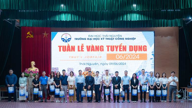 Ngày hội việc làm TNUT năm 2024 – Tuần lễ Vàng Tuyển dụng tháng 6 năm 2024